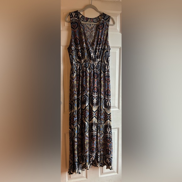 Women’s V-neck Maxi Dress with Elastic Band Below Bust - Picture 1 of 2